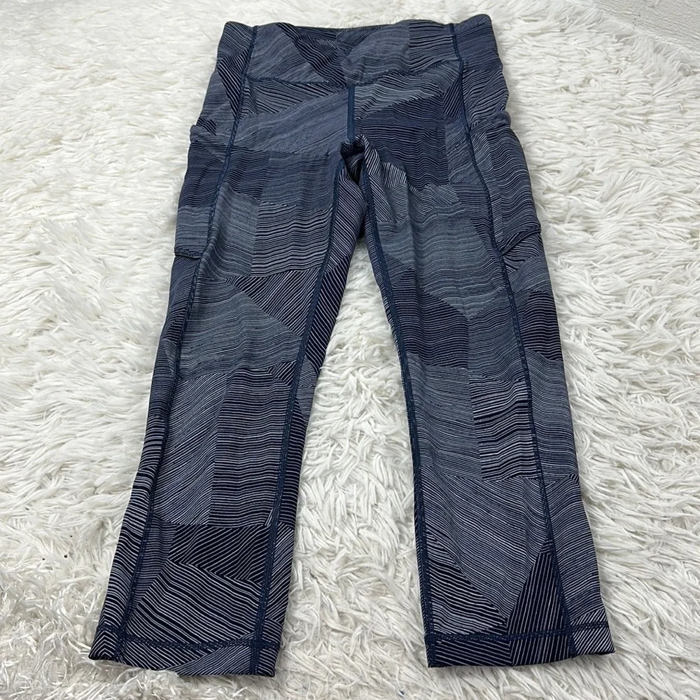 Lululemon Speed Up Crop (21